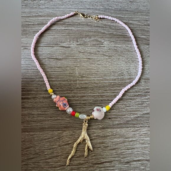 Fish with seashell detail Necklace A1248 - Picture 3 of 5